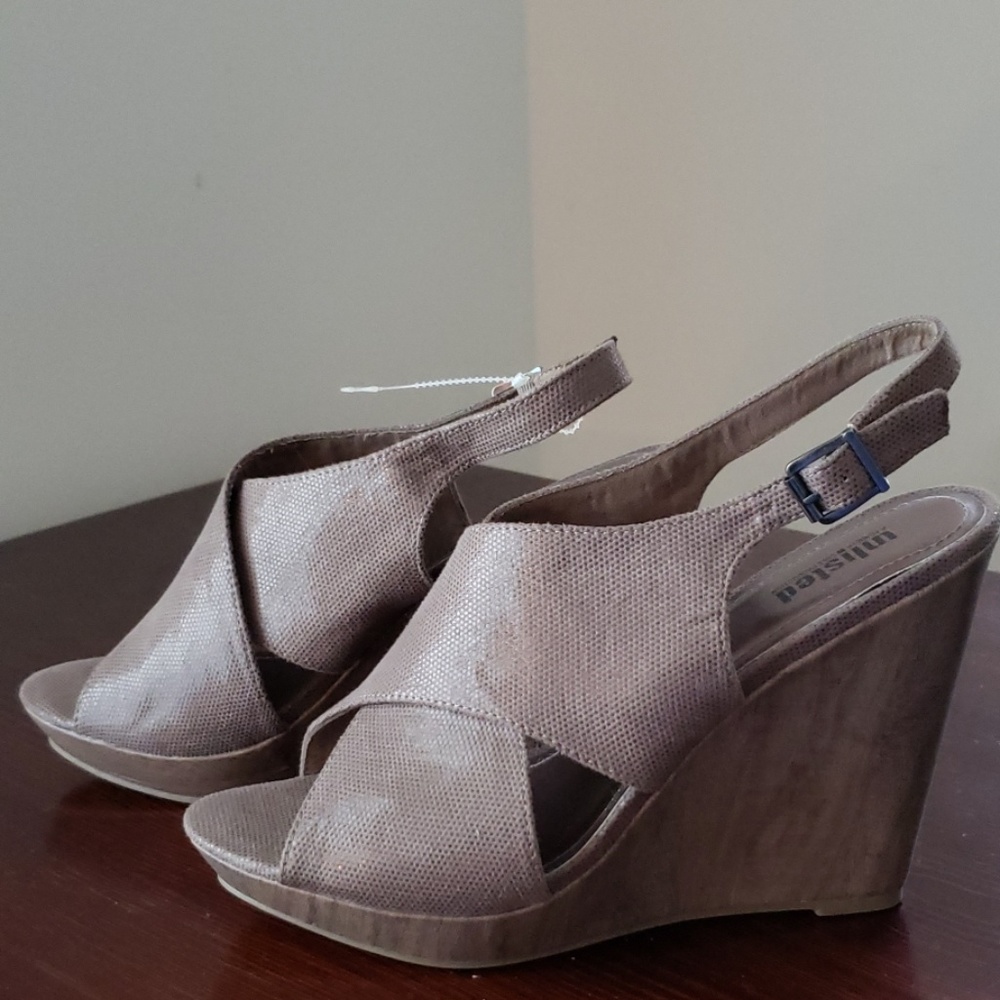Unlisted by Kenneth Cole Brown Wedge Sandals